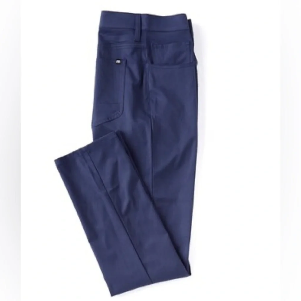 Travis Mathew description flat